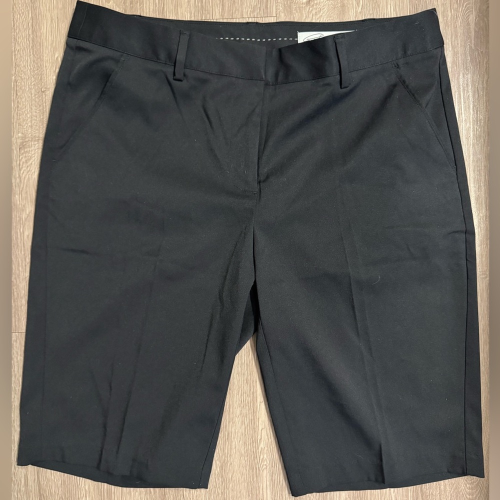 Greg Norman Women’s Black Golf Shorts Size 8
